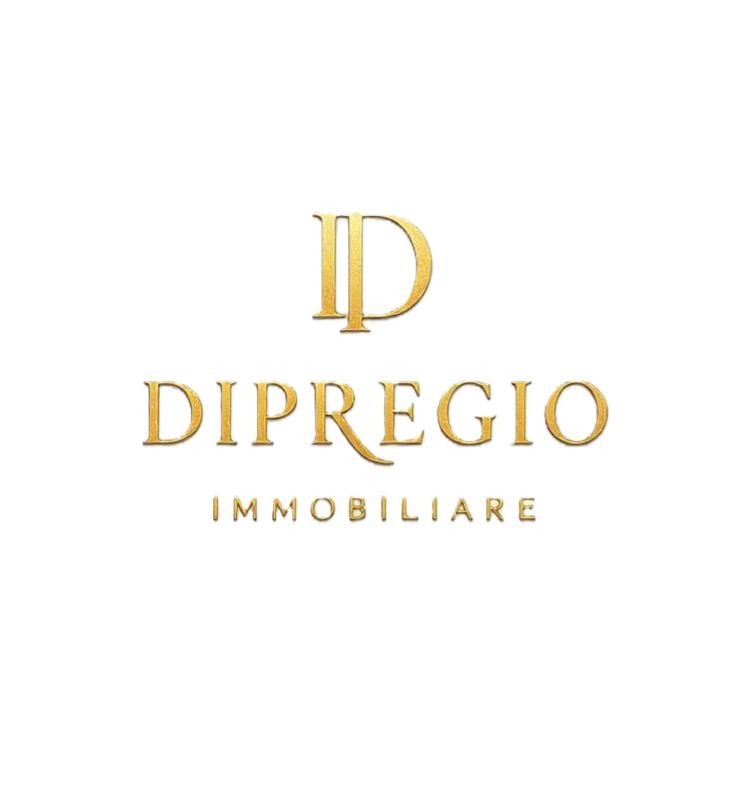 Dipregio Immobiliare logo monogramma D oro su sfondo bianco - Agenzia proprietà di lusso